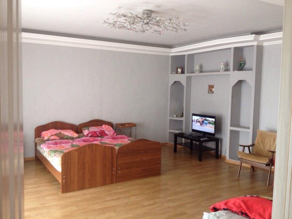 Купить квартиру в сухуми. Квартира в Сухуми. Не дорогое жилье в Сухуме. Абхазия Сухуми центр квартиры.