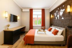 Metro Apartments (Метро Апартментс)