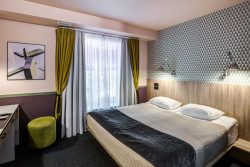 Mops hotel and Spa (Мопс)
